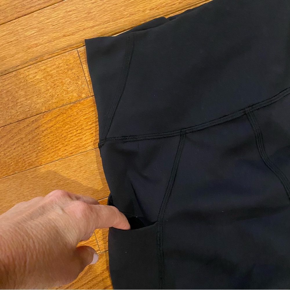 Lululemon Wunder Train leggings with side pockets 25” size 4 - Picture 4 of 7